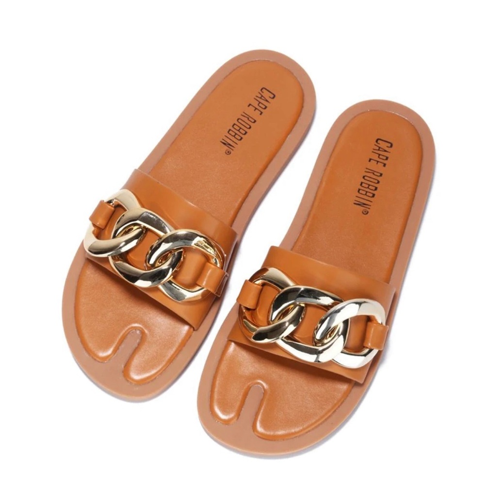 Cape Robbin Women's Open Toe Flat chain sandals size 8 color Cognac